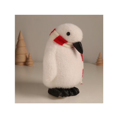 Фигурка «Пингвин в полосатом шарфике», 17×12×10 см
