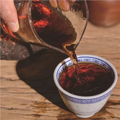 Чай китайский выдержанный «Шу Пуэр», ИУ, 2004 г, блин, 357 г