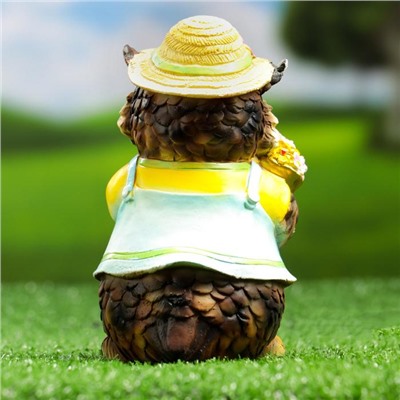 Садовая фигура из полистоуна «Филин в шляпке с букетом», 10×9.5×15 см