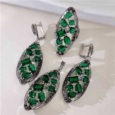 Крупный комплект ювелирной бижутерии серьги, кулон и кольцо 18 р, покрытие посеребрение, вставка: фианиты, цвет: зеленый, арт.314.918-18