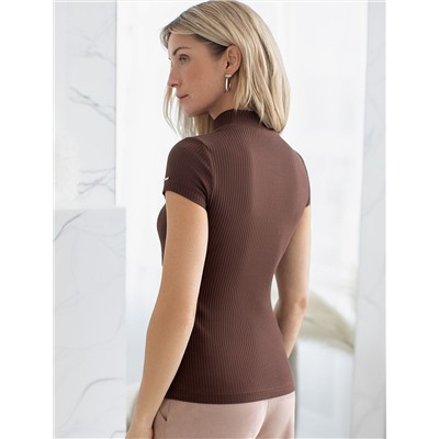 Футболка из фактурного трикотажа в рубчик