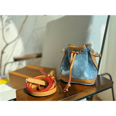 Джинсы #23057600