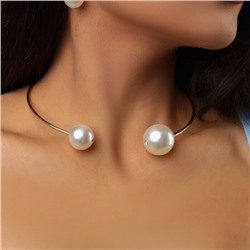 Комплект: колье жесткое разъемное на шею, браслет и серьги, цвет: золотистый, вставка: исск.жемчуг, цвет: перламутровый белый, арт.001.677