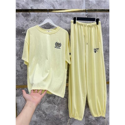 Спортивный костюм #22915261