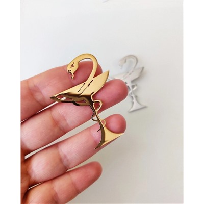 Брошь из стали