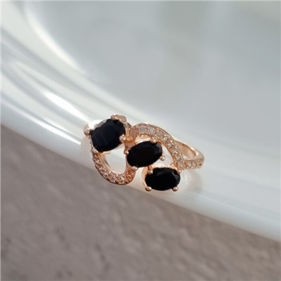 Кольцо 18 р ювелирная бижутерия коллекция "Дубай", покрытие позолота, вставка: фианиты и цирконы, цвет: черный и прозрачный, арт.414.119-18