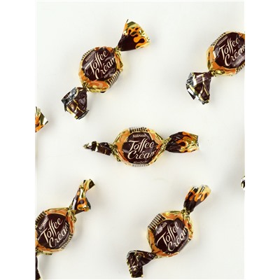 Подарочный набор новогодний «Волшебных моментов в новом году»: чай, арахис, конфеты, крем-мёд