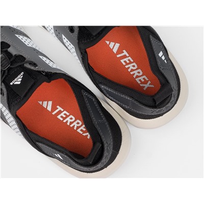 Кроссовки Adidas Daroga 25