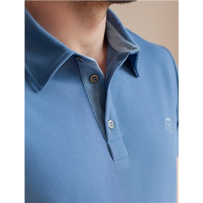 Футболка-поло из фактурного трикотажа