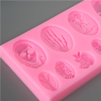 Молд силиконовый «Скелеты и черепа», 10 предметов, 7.2×13.6 см