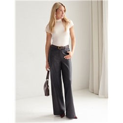 Футболка из фактурного трикотажа в рубчик