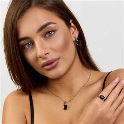 Комплект ювелирной бижутерии коллекция "Дубай" серьги, кулон и кольцо 17 р покрытие посеребрение, вставка: стекло, цвет: черный, арт.215.533-17