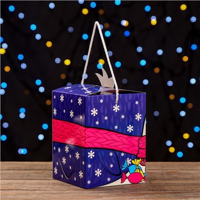 Подарочная новогодняя коробка «Смекубик Пингвинёнок», для сладких подарков, 12×12×15.5 см