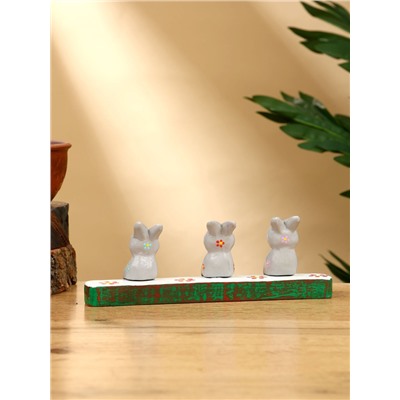 Сувенир «Зайки на скамейке», 18×4×6 см, дерево