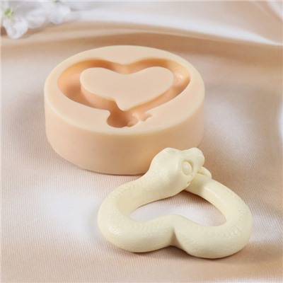 Силиконовый молд для заливки «Змея сердце», 2.5×8×8 см