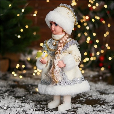 Снегурочка под ёлку «Зимнее волшебство. В шубке с кружевами и бусинкой», 30 см, серебро