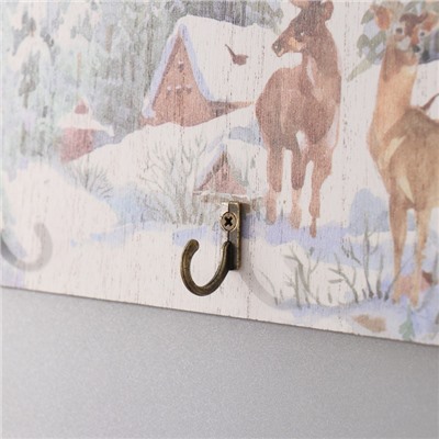 Настенные крючки декоративные «Олени у заснеженного домика», дерево, 23×15 см