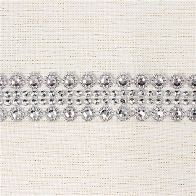 Скатерть «Этель» со стразами, 85×85±5 см, цвет молочный