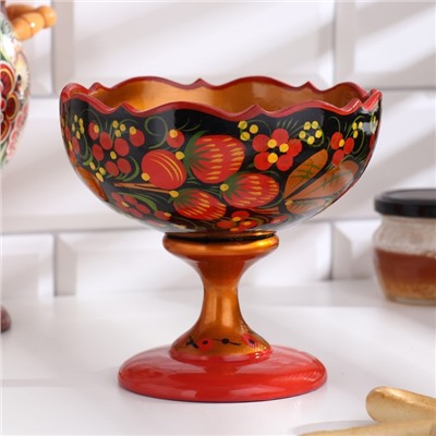 Конфетница на ножке «Земляничка», резная, дерево, хохлома