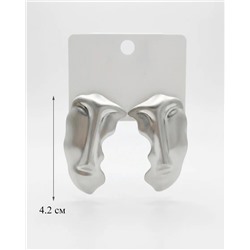 Стильные серьги