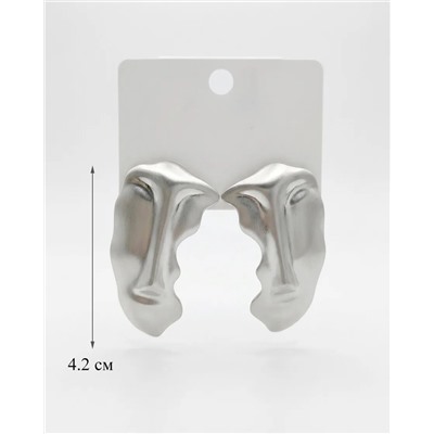 Стильные серьги