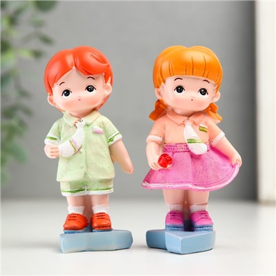 Фигурки набор полистоун «Малыши с сумочками на сердце», 2 шт., 5×4.5×9; 5×4.8×9 см