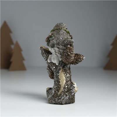 Фигурка полистоун «Воробышек в венке с ягодками и шишками на дереве», 10.5×7×13.5 см