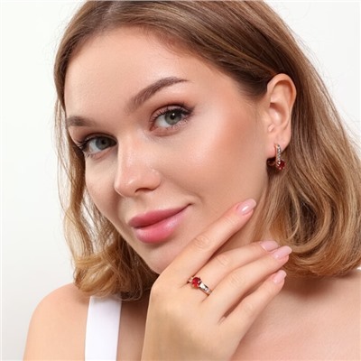 Комплект ювелирной бижутерии коллекция "Дубай" серьги и кольцо 19 р, покрытие позолота, вставка: фианиты, цвет: красный и прозрачный, арт.215.375-19