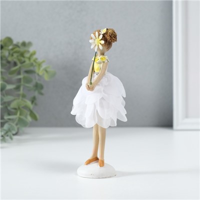 Фигурка полистоун «Девочка фея в бело-жёлтом платье с палочкой», 7×7×16.5 см