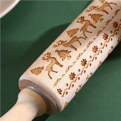 Скалка новогодняя Доляна, фигурная, 30×4 см, рабочая часть 11.5 см, вращающаяся