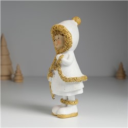 Фигурка полистоун «Малышка в белой шубке с золотым мехом», 7×5.5×16 см, МИКС