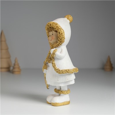 Фигурка полистоун «Малышка в белой шубке с золотым мехом», 7×5.5×16 см, МИКС