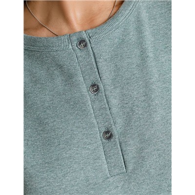 Футболка из фактурного трикотажа в рубчик