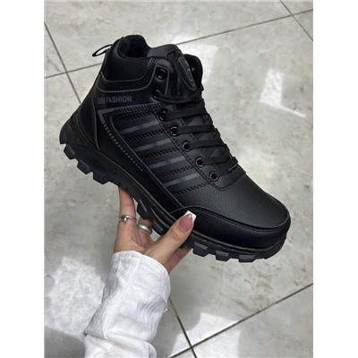 Кроссовки мужские V N