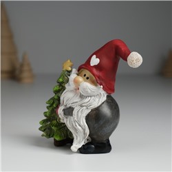 Фигурка полистоун «Дед Мороз в красном колпаке с сердцем, с зелёной ёлочкой», 6.5×4×9 см