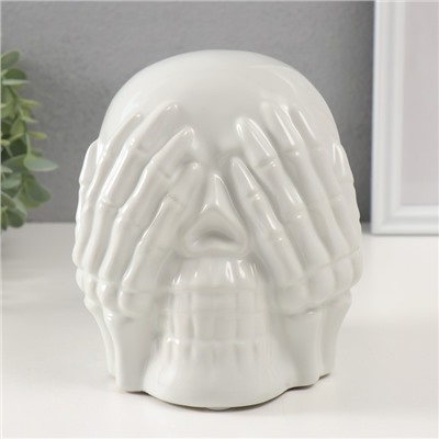 Фигурка керамика «Череп с кистями на глазах», белый, 13.5×14×15 см