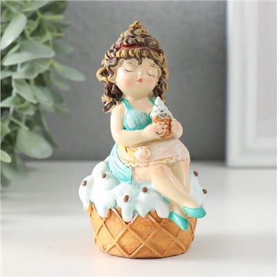 Фигурка полистоун «Пышка-малышка с мороженым на кексике», 7.5×6×11 см