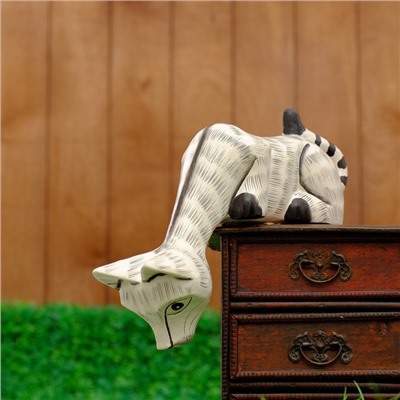 Фигура интерьерная «Котёнок Матвей подглядывает», 24×17×7 см, дерево