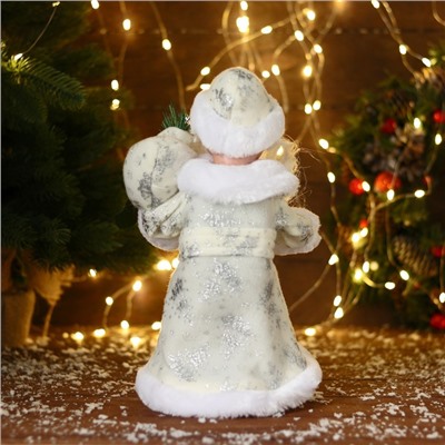 Дед Мороз под ёлку «Зимнее волшебство. Новогодняя игрушка», двигается, с подсветкой, 30 см