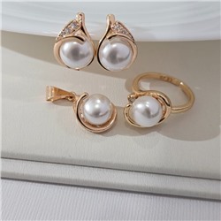 Комплект ювелирная бижутерия коллекция  "Дубай" серьги, кулон и кольцо 17 р, покрытие: позолота, вставка: искусственный жемчуг и фианиты, цвет: прозрачный и жемчужный, арт.313.290-17