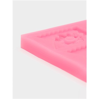 Молд для заливки новогодний «Новогодние флажки», силикон, 13.5×13.5×0.8 см, розовый