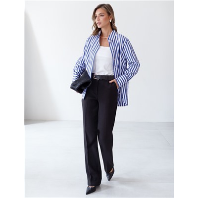 Блузка свободного силуэта с золотистыми пуговицами