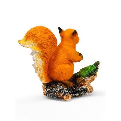Садовая фигура из полистоуна «Белочка с орешком на пне», 25×12×23 см