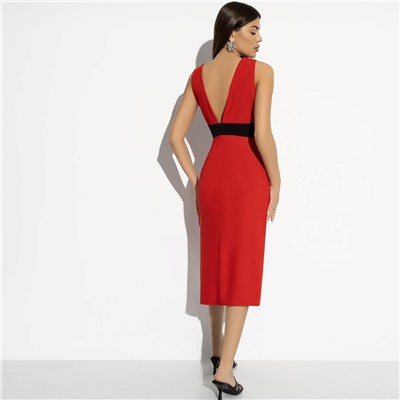 Платье-футляр, Позирую как модель (с брошкой)