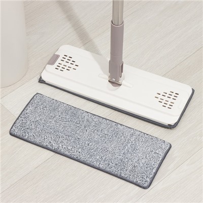 Швабра с отжимом и ведро Доляна: ведро с отсеками для полоскания и отжима 9.3 л, швабра плоская, запасная насадка из микрофибры