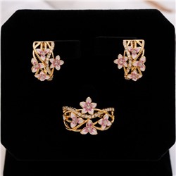 Комплект ювелирной бижутерии коллекция "Дубай" серьги и кольцо 18 р, покрытие позолота, вставка: эмаль и цирконы, цвет: белый, розовый и прозрачный, арт.313.324-18