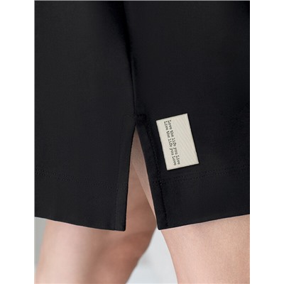 Платье из премиального хлопка с вышивкой на рукаве