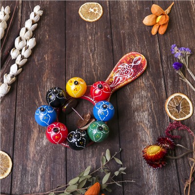 Сувенирный музыкальный инструмент «Маракас с шариками и пластинами», радужный, 25×13×5 см, МИКС