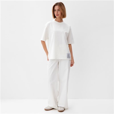 Футболка женская оверсайз с нашивкой MINAKU: One Most Brand, цвет экрю, размер 42