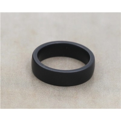 Кольцо с матовой керамикой